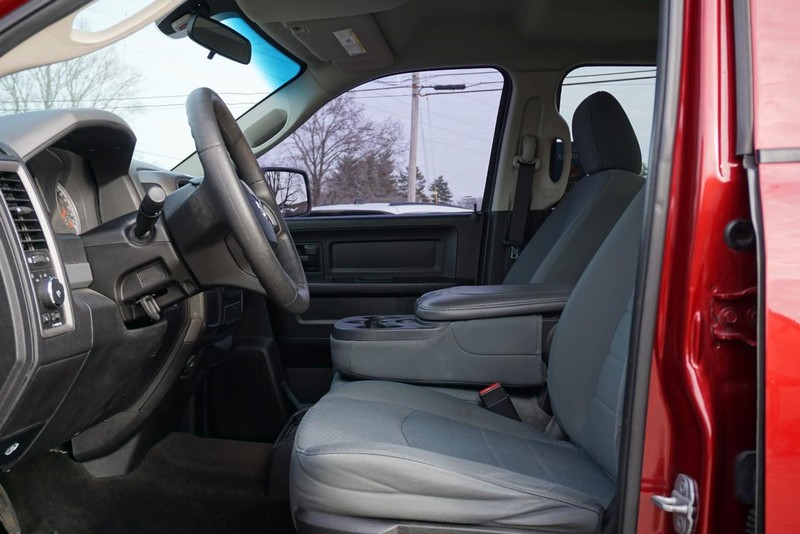 Ram 1500 Vehicle Full-screen Gallery Image 25