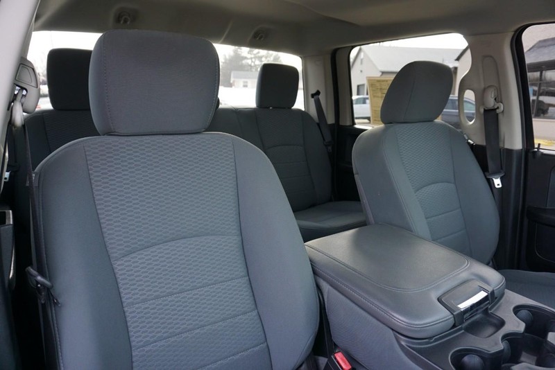 Ram 1500 Vehicle Full-screen Gallery Image 32