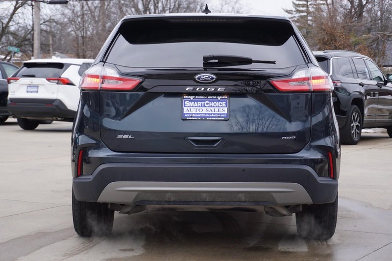 Ford Edge Vehicle Full-screen Gallery Image 04