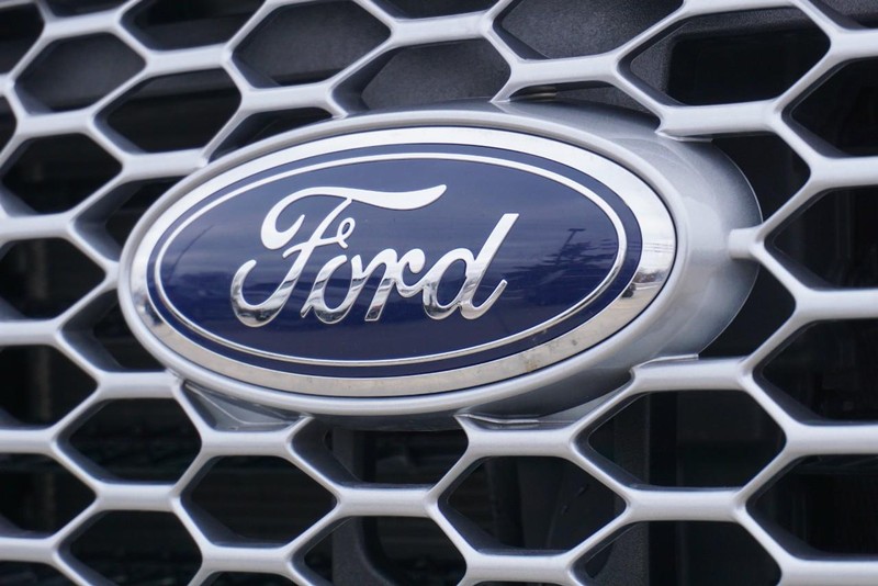 Ford Edge Vehicle Full-screen Gallery Image 11