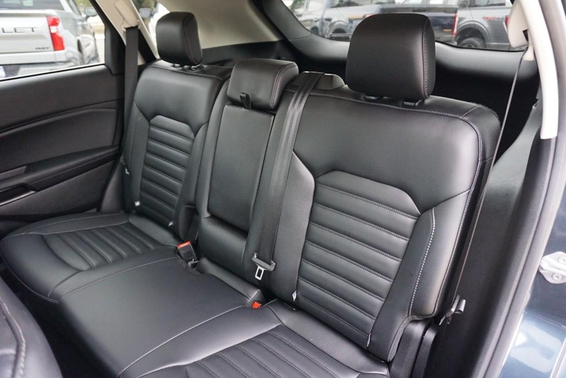 Ford Edge Vehicle Full-screen Gallery Image 25