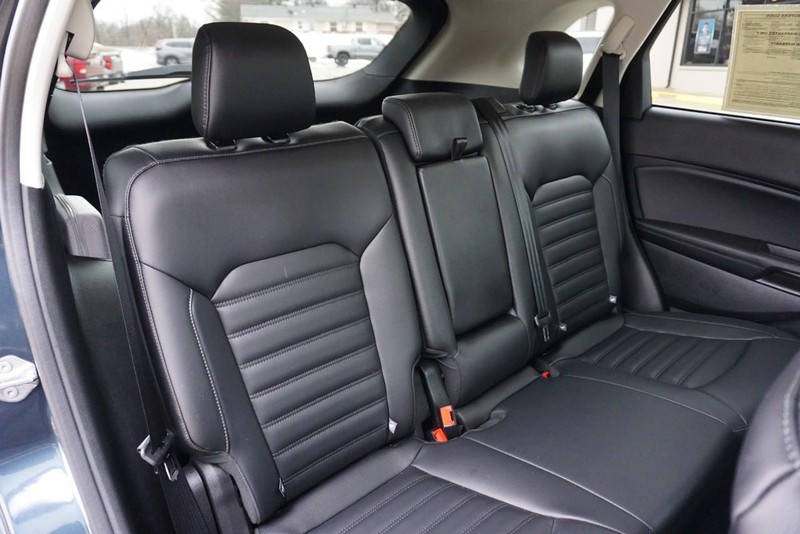 Ford Edge Vehicle Full-screen Gallery Image 27