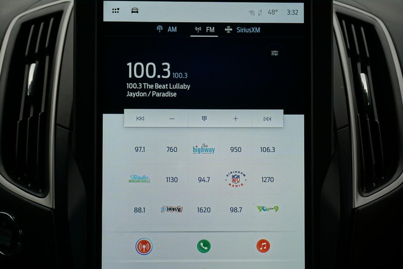 Ford Edge Vehicle Full-screen Gallery Image 45