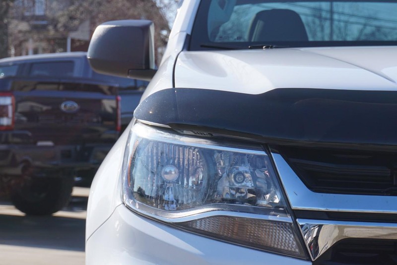 Chevrolet Colorado Vehicle Full-screen Gallery Image 09