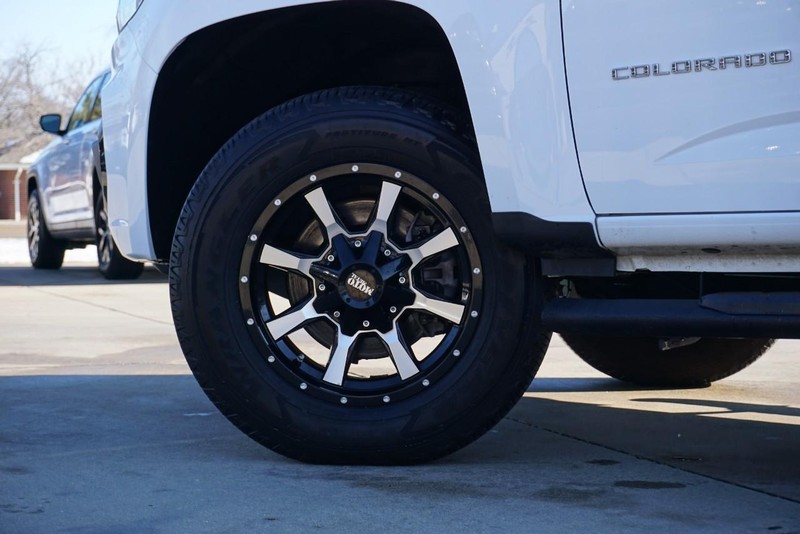 Chevrolet Colorado Vehicle Full-screen Gallery Image 15