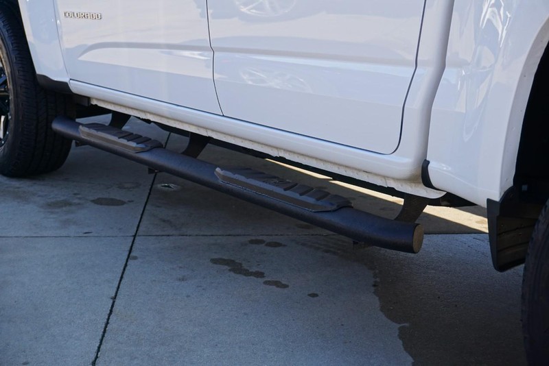 Chevrolet Colorado Vehicle Full-screen Gallery Image 16