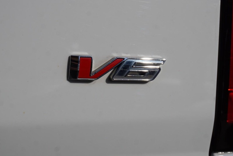 Chevrolet Colorado Vehicle Full-screen Gallery Image 22