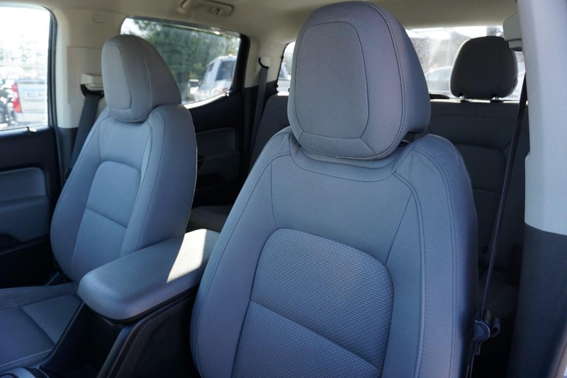 Chevrolet Colorado Vehicle Full-screen Gallery Image 26