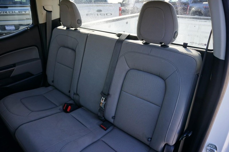 Chevrolet Colorado Vehicle Full-screen Gallery Image 28