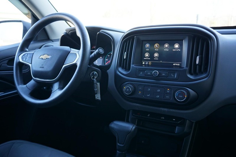 Chevrolet Colorado Vehicle Full-screen Gallery Image 36