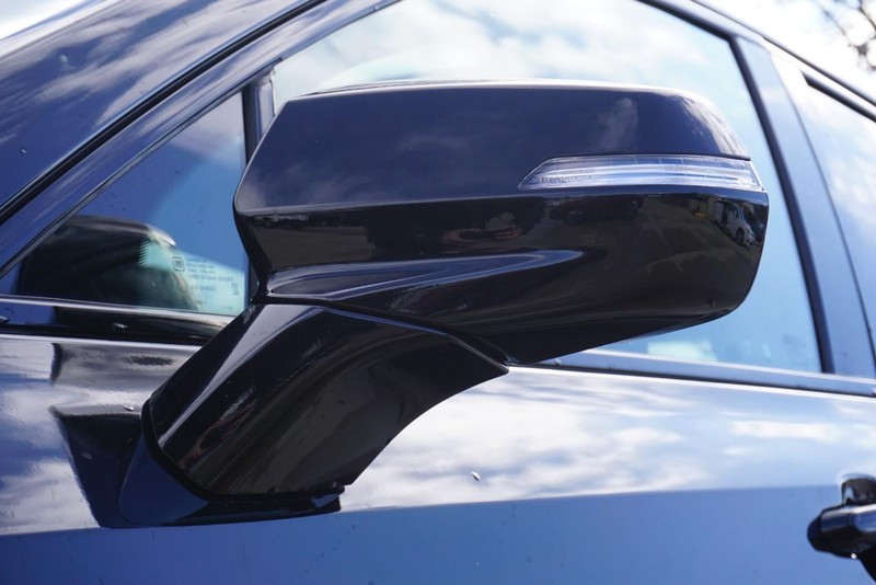 Cadillac XT4 Vehicle Full-screen Gallery Image 12