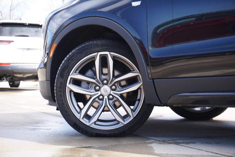 Cadillac XT4 Vehicle Full-screen Gallery Image 14