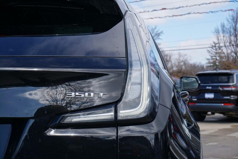 Cadillac XT4 Vehicle Full-screen Gallery Image 17