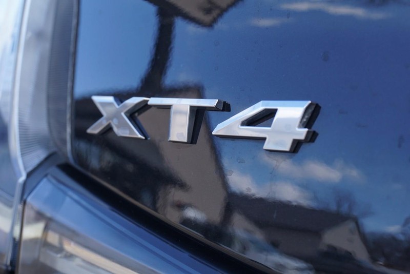 Cadillac XT4 Vehicle Full-screen Gallery Image 18