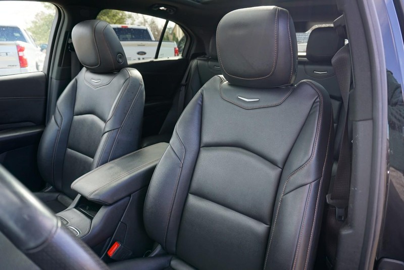 Cadillac XT4 Vehicle Full-screen Gallery Image 24