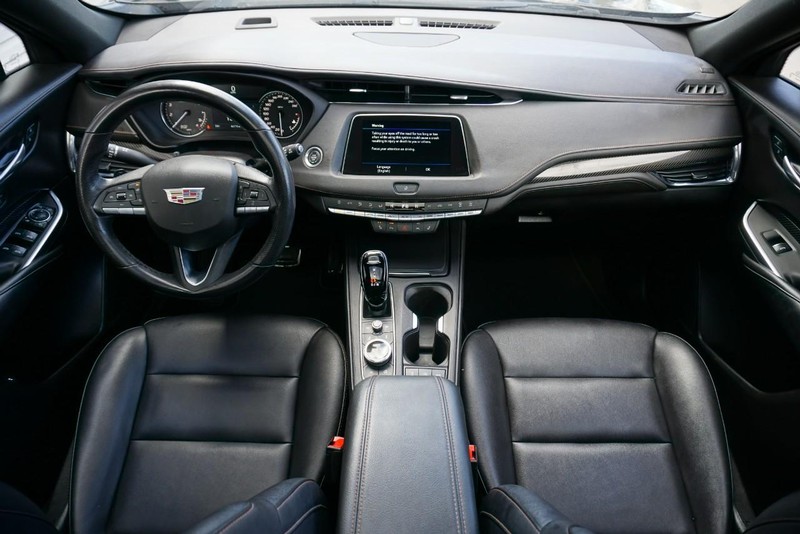 Cadillac XT4 Vehicle Full-screen Gallery Image 32