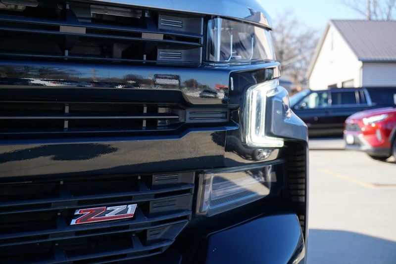 Chevrolet Silverado 1500 Vehicle Full-screen Gallery Image 12