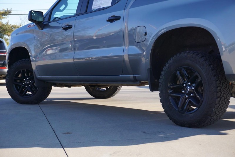 Chevrolet Silverado 1500 Vehicle Full-screen Gallery Image 15