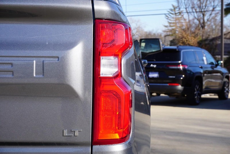 Chevrolet Silverado 1500 Vehicle Full-screen Gallery Image 20