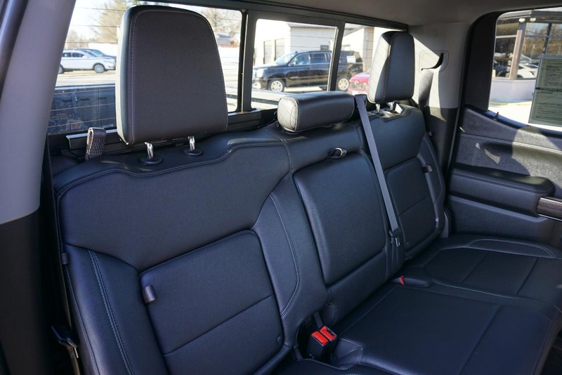 Chevrolet Silverado 1500 Vehicle Full-screen Gallery Image 29