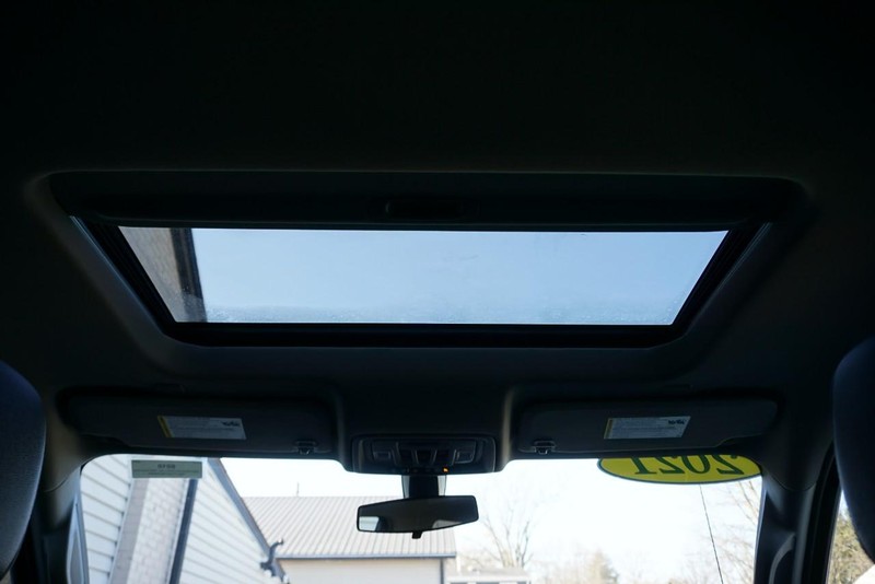 Chevrolet Silverado 1500 Vehicle Full-screen Gallery Image 36