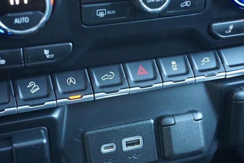 Chevrolet Silverado 1500 Vehicle Full-screen Gallery Image 47