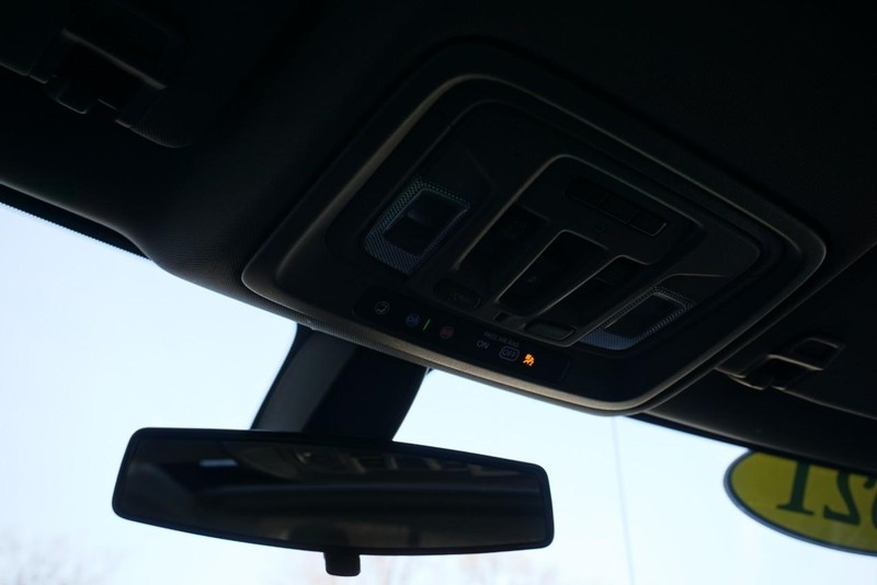 Chevrolet Silverado 1500 Vehicle Full-screen Gallery Image 56