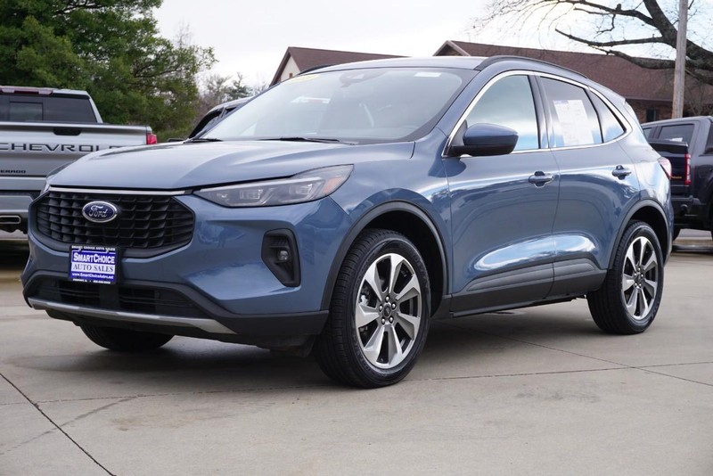 Ford Escape Vehicle Full-screen Gallery Image 07