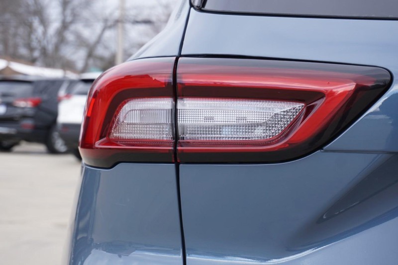 Ford Escape Vehicle Full-screen Gallery Image 16