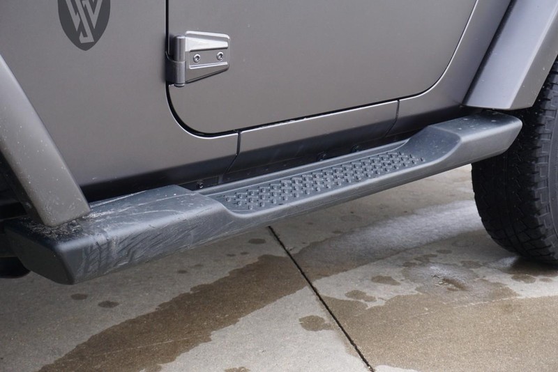 Jeep Wrangler Vehicle Full-screen Gallery Image 14