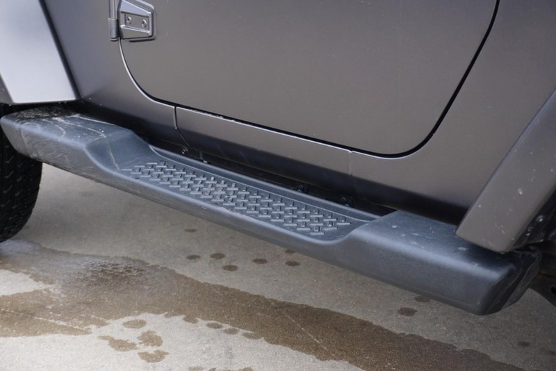 Jeep Wrangler Vehicle Full-screen Gallery Image 17