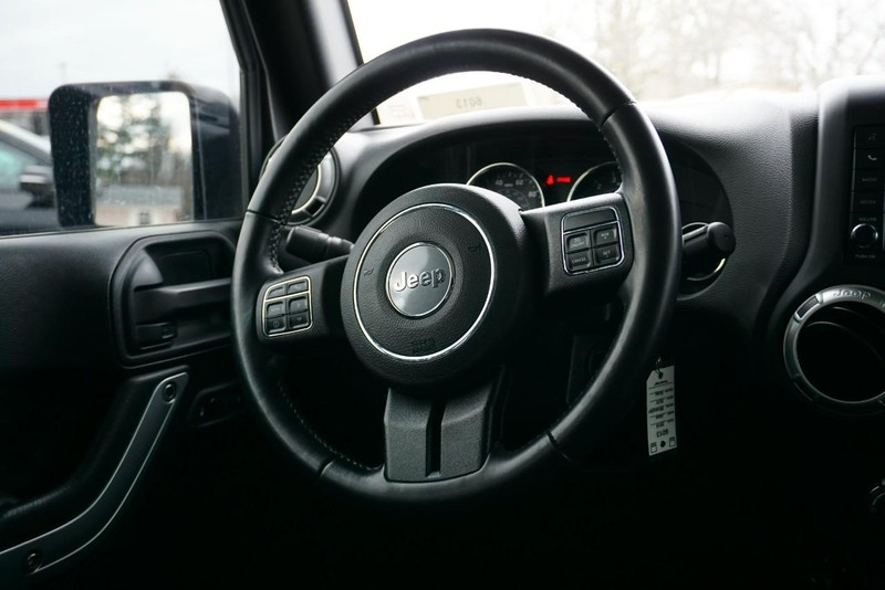 Jeep Wrangler Vehicle Full-screen Gallery Image 31