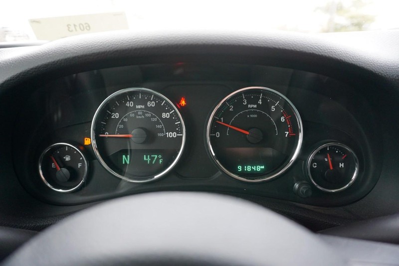 Jeep Wrangler Vehicle Full-screen Gallery Image 37