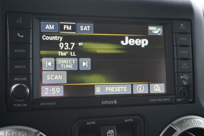 Jeep Wrangler Vehicle Full-screen Gallery Image 39