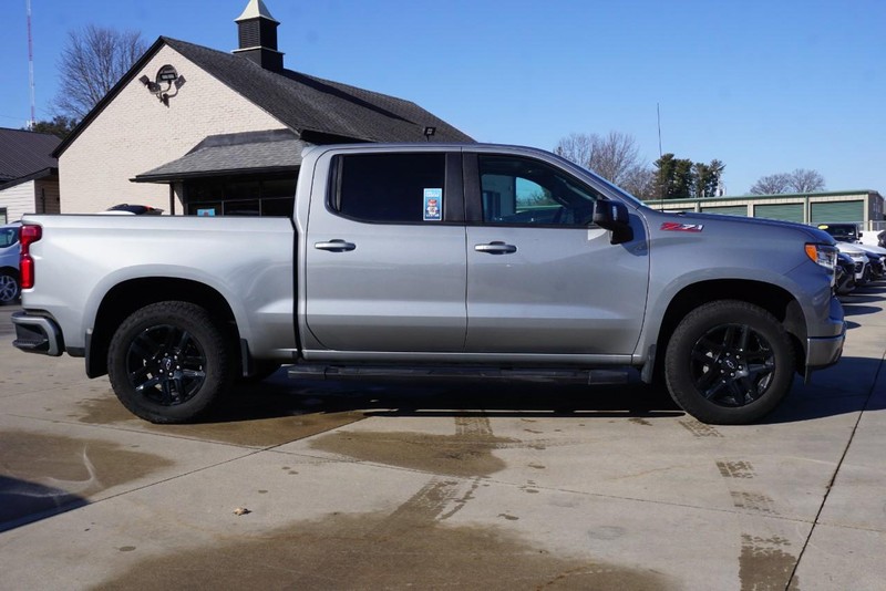 Chevrolet Silverado 1500 Vehicle Full-screen Gallery Image 02