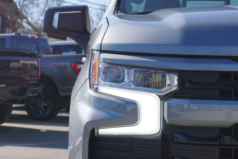 Chevrolet Silverado 1500 Vehicle Full-screen Gallery Image 09