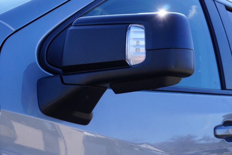 Chevrolet Silverado 1500 Vehicle Full-screen Gallery Image 13