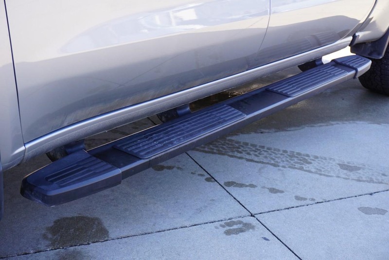 Chevrolet Silverado 1500 Vehicle Full-screen Gallery Image 14