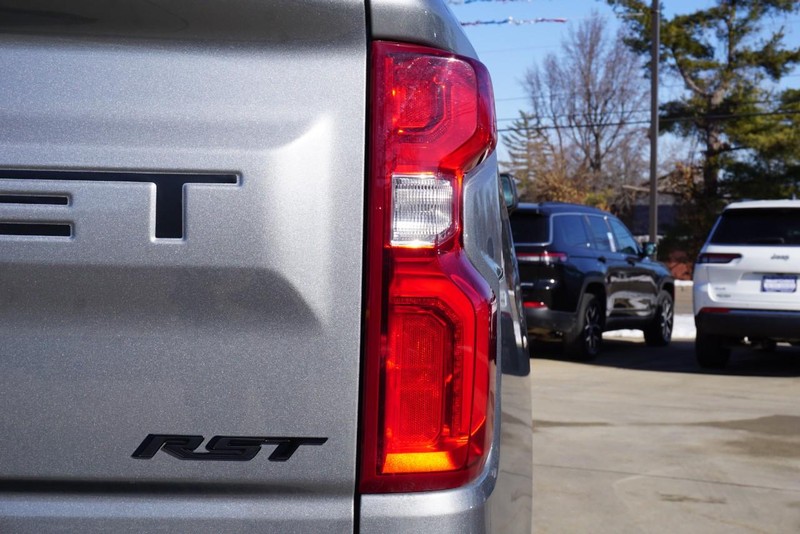 Chevrolet Silverado 1500 Vehicle Full-screen Gallery Image 20