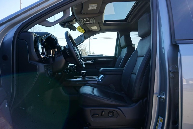 Chevrolet Silverado 1500 Vehicle Full-screen Gallery Image 25