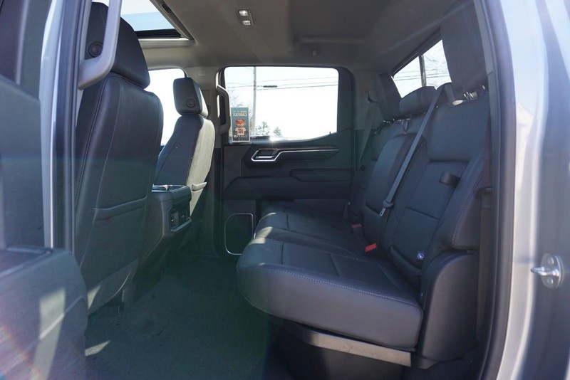 Chevrolet Silverado 1500 Vehicle Full-screen Gallery Image 28