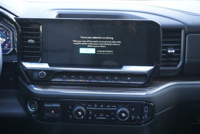 Chevrolet Silverado 1500 Vehicle Full-screen Gallery Image 36