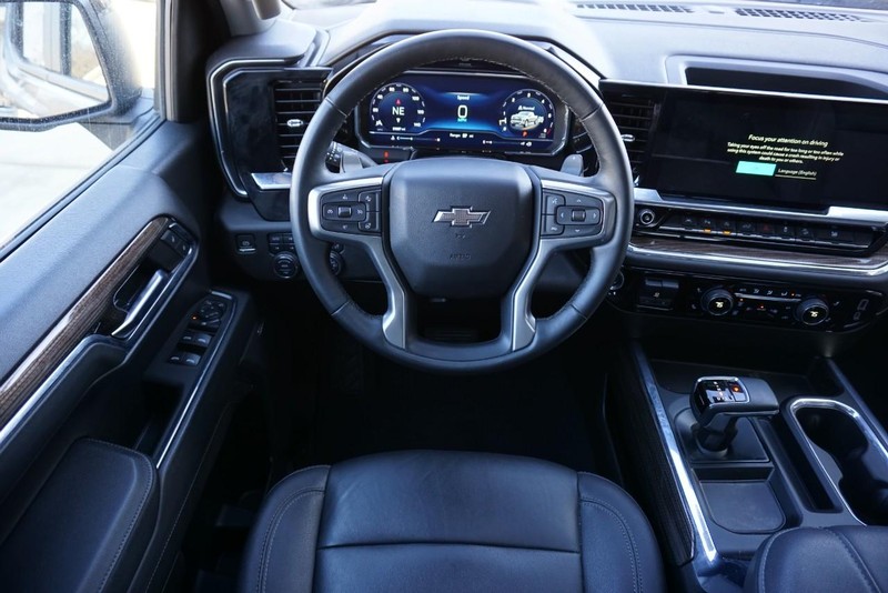 Chevrolet Silverado 1500 Vehicle Full-screen Gallery Image 39