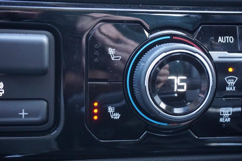 Chevrolet Silverado 1500 Vehicle Full-screen Gallery Image 47