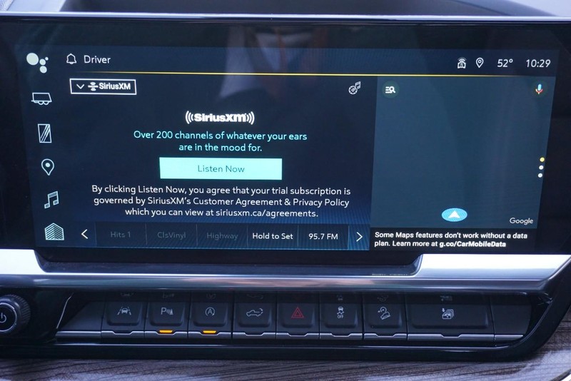 Chevrolet Silverado 1500 Vehicle Full-screen Gallery Image 50