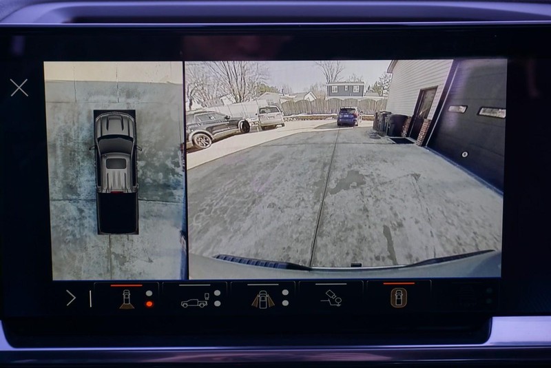 Chevrolet Silverado 1500 Vehicle Full-screen Gallery Image 55