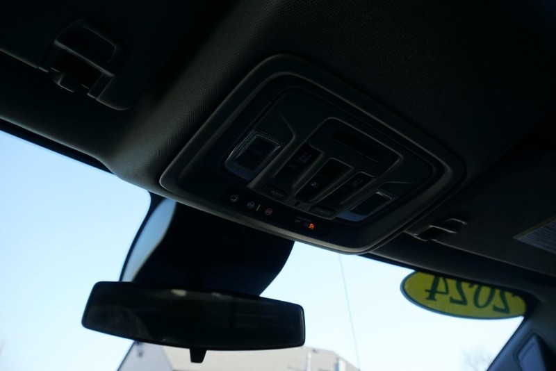 Chevrolet Silverado 1500 Vehicle Full-screen Gallery Image 58