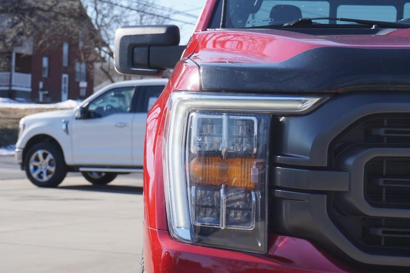 Ford F-150 Vehicle Full-screen Gallery Image 10