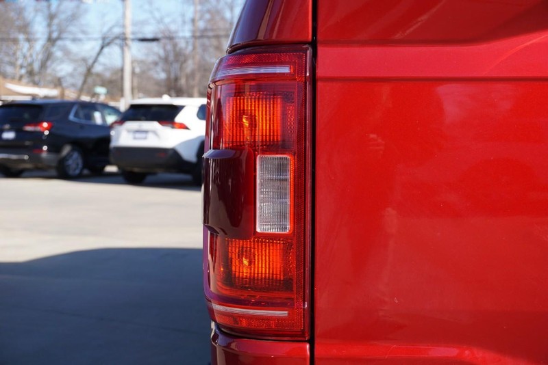 Ford F-150 Vehicle Full-screen Gallery Image 21