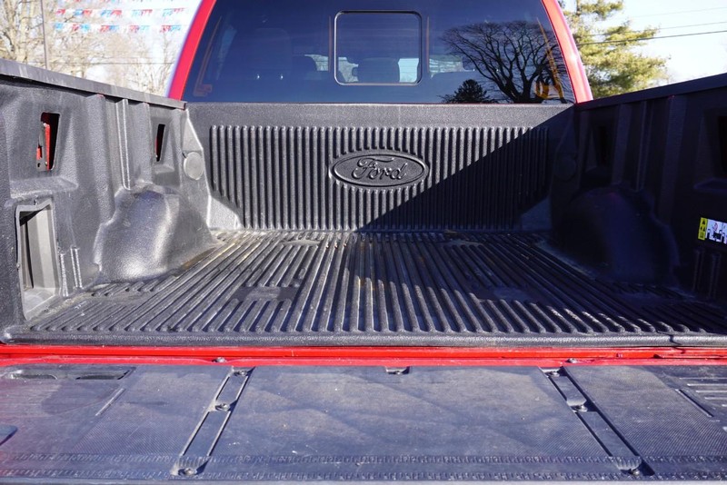 Ford F-150 Vehicle Full-screen Gallery Image 23